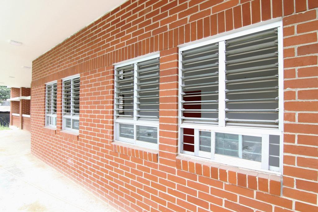 Exterior of building with two bay Breezway Louvres