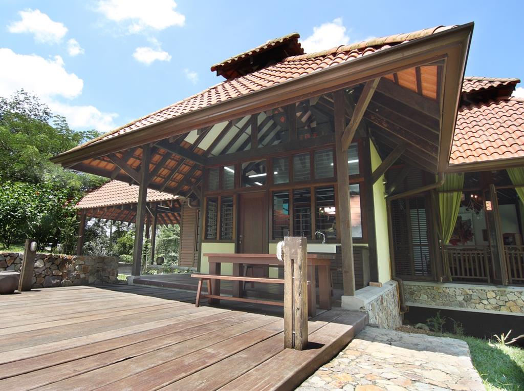 Kuang Kampung Retreat in Malaysia with Breezway Louvres